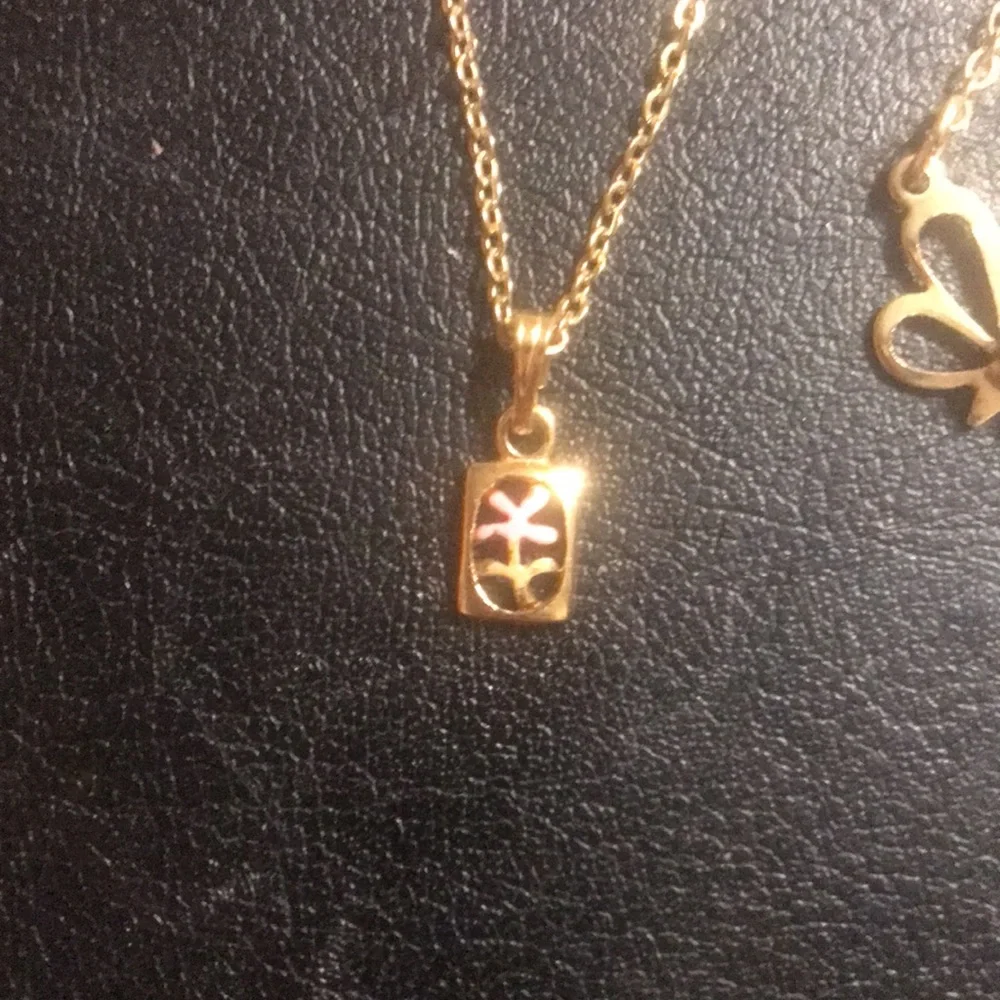 2 mixed necklaces flower ๐ธ and butterfly ๐ฆ - Picture 3 of 8
